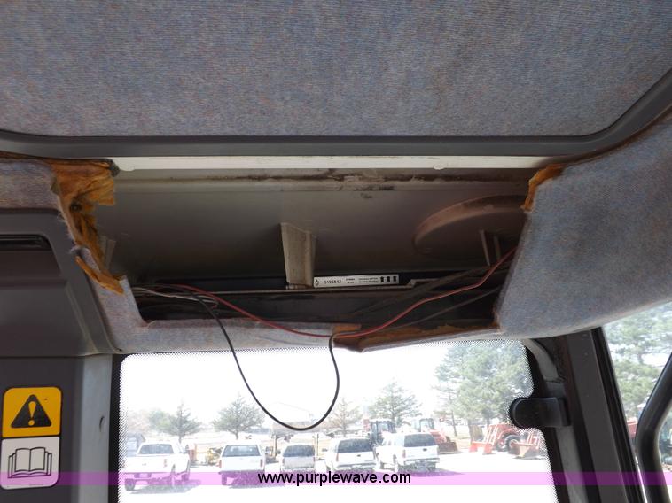 image for item C2816 1997 New Holland 7740SL MFWD tractor