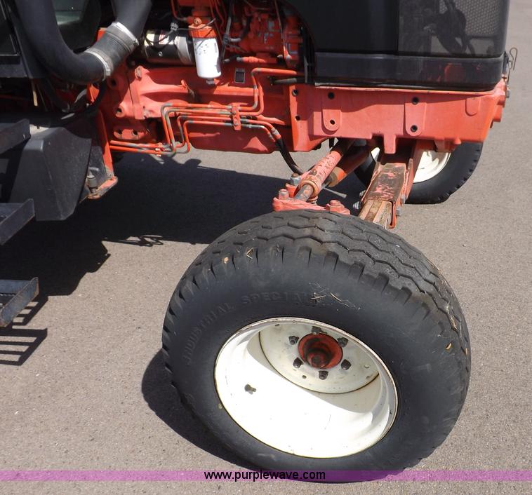 image for item C2817 1999 New Holland TS100 tractor