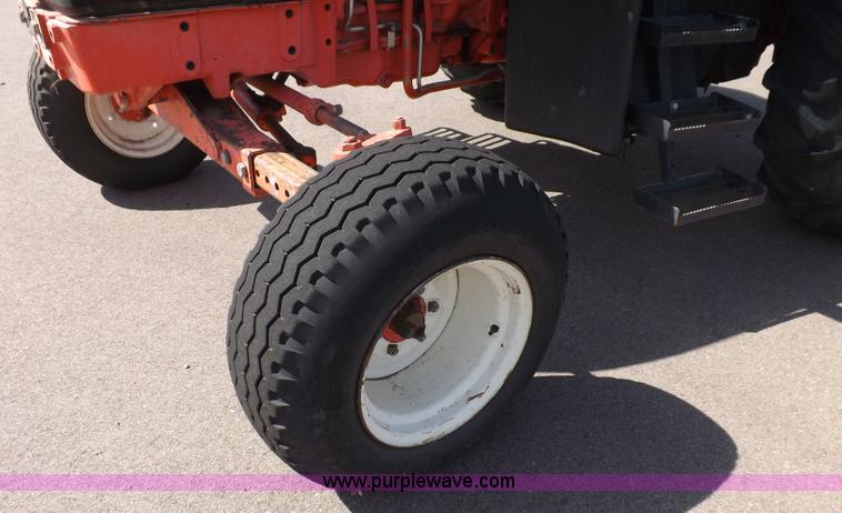 image for item C2817 1999 New Holland TS100 tractor