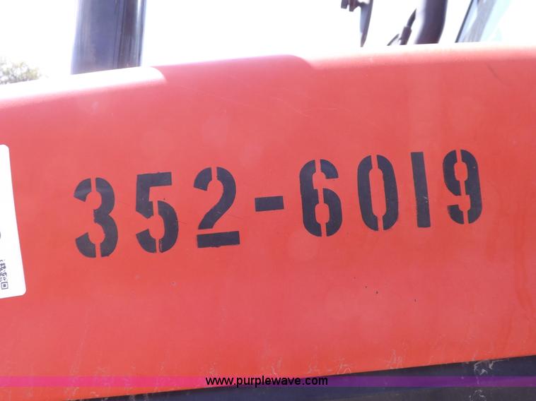 image for item C2817 1999 New Holland TS100 tractor