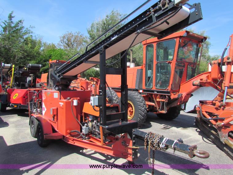 image for item E8029 1993 Craft Co EZ-200 crack seal machine