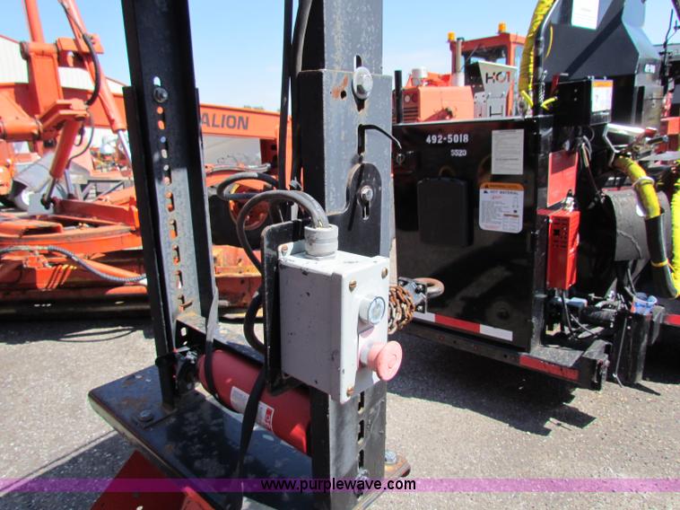 image for item E8029 1993 Craft Co EZ-200 crack seal machine