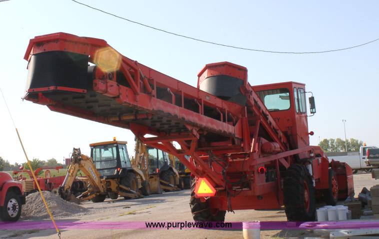 image for item G4730 1991 Athey 7-125 force feed loader