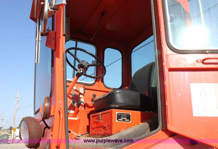 image for item G4730 1991 Athey 7-125 force feed loader