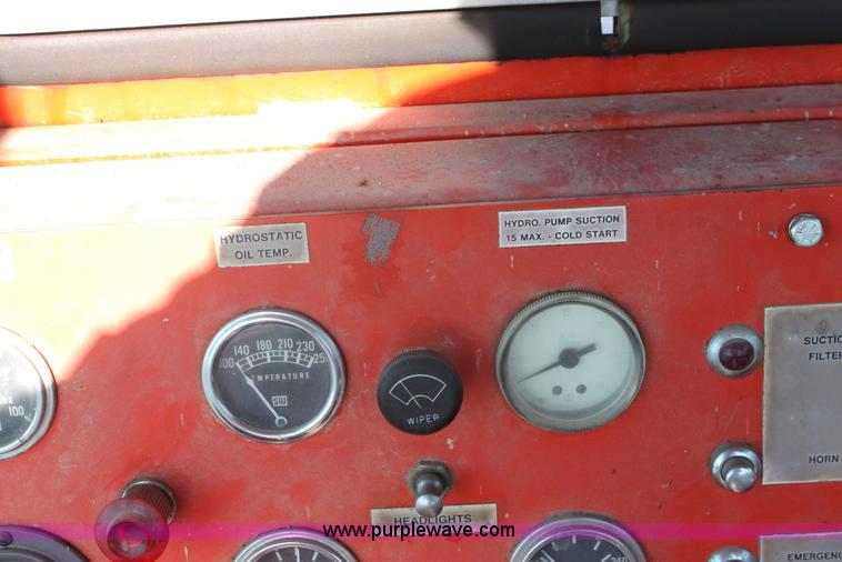 image for item G4730 1991 Athey 7-125 force feed loader