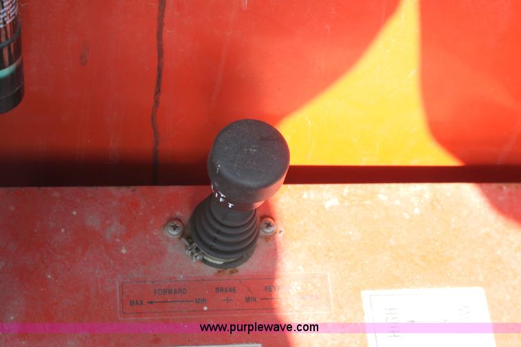 image for item G4730 1991 Athey 7-125 force feed loader