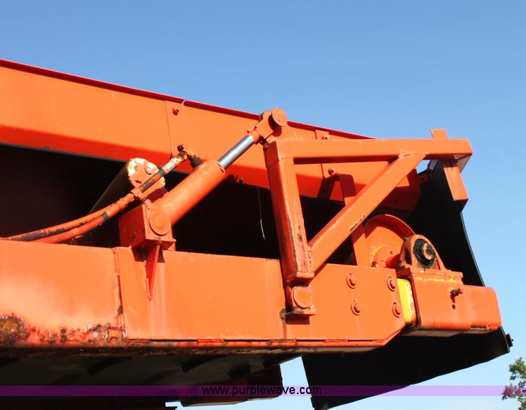 image for item G4730 1991 Athey 7-125 force feed loader