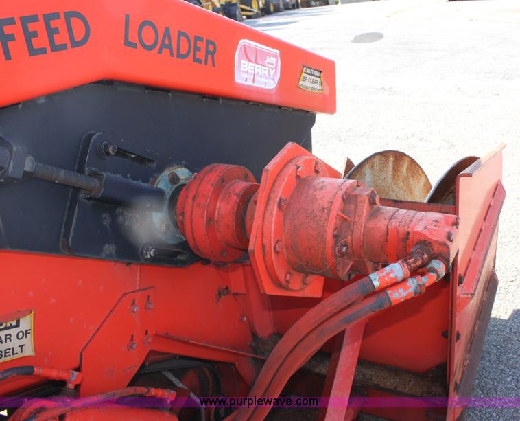image for item G4730 1991 Athey 7-125 force feed loader