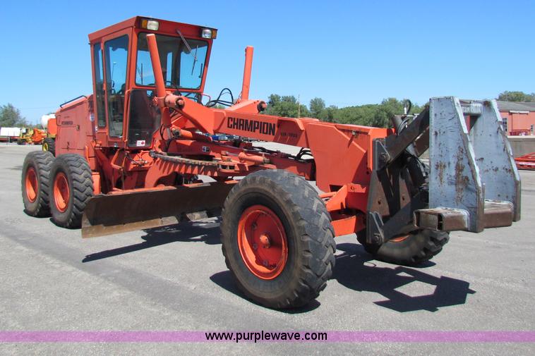 image for item G4764 Champion 710A motor grader