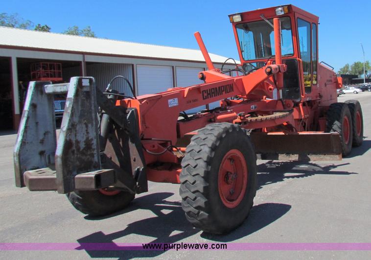 image for item G4764 Champion 710A motor grader