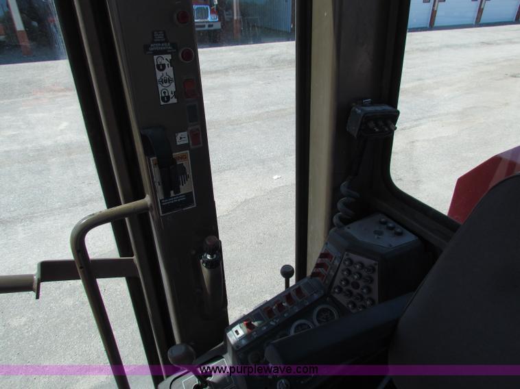 image for item G4764 Champion 710A motor grader