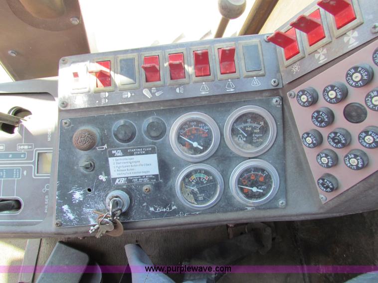 image for item G4764 Champion 710A motor grader