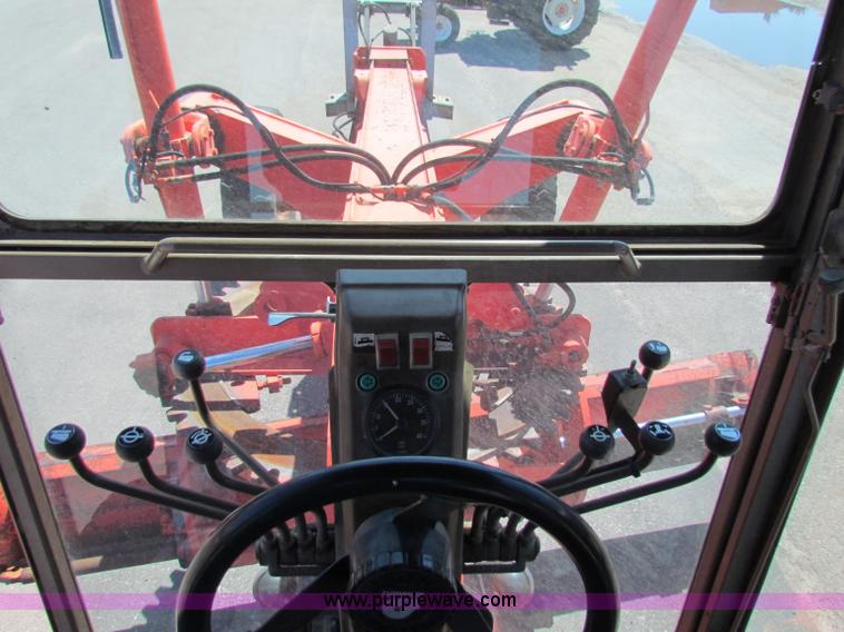 image for item G4764 Champion 710A motor grader