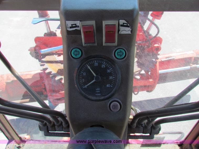 image for item G4764 Champion 710A motor grader