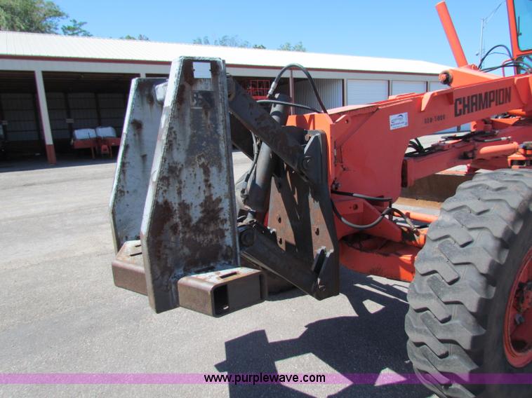 image for item G4764 Champion 710A motor grader