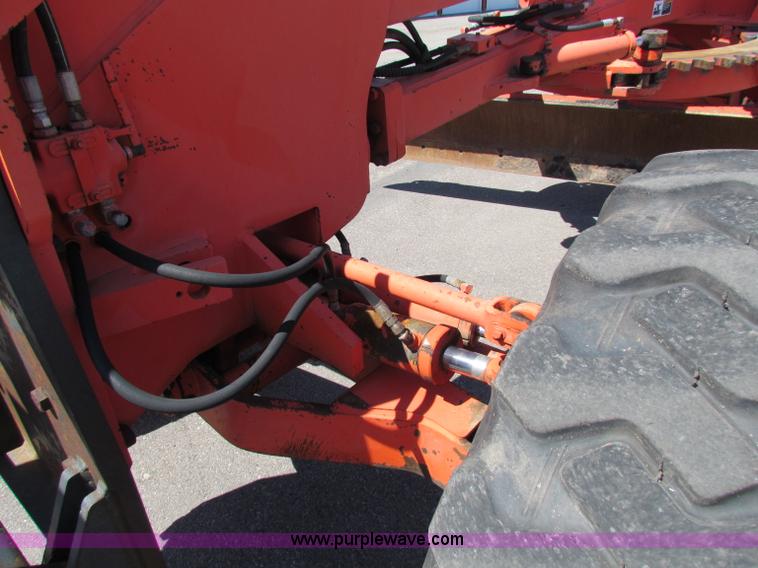 image for item G4764 Champion 710A motor grader