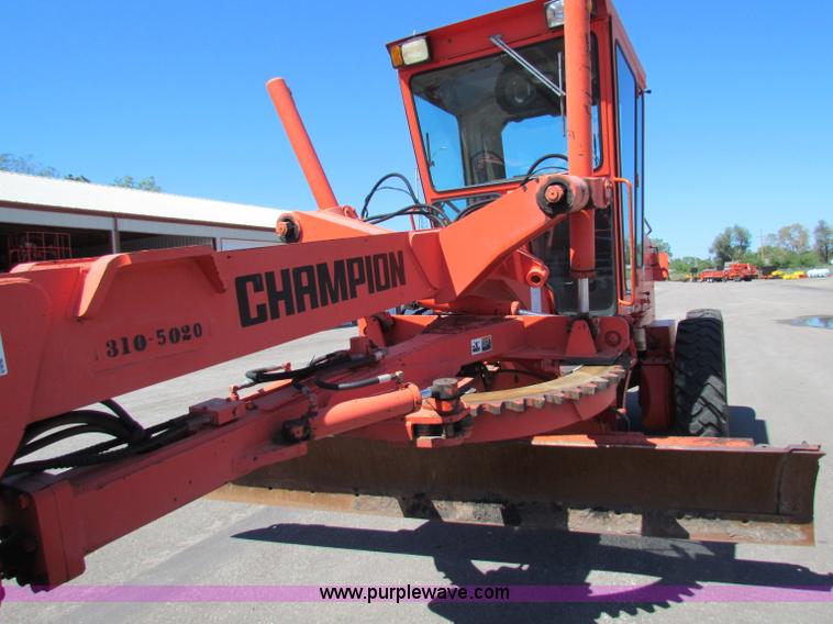 image for item G4764 Champion 710A motor grader