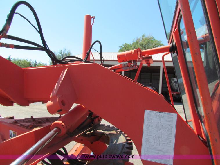 image for item G4764 Champion 710A motor grader