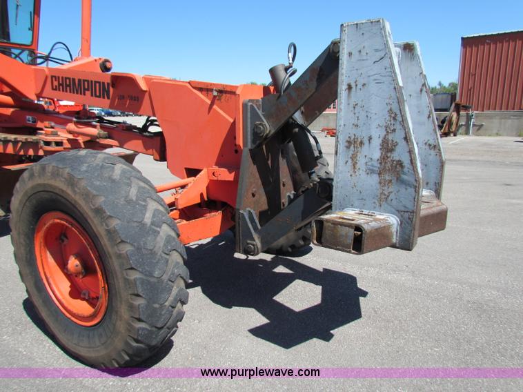 image for item G4764 Champion 710A motor grader