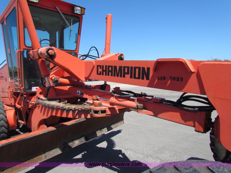 image for item G4764 Champion 710A motor grader