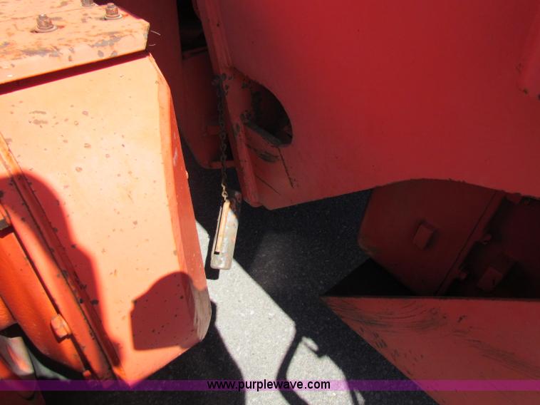 image for item G4764 Champion 710A motor grader