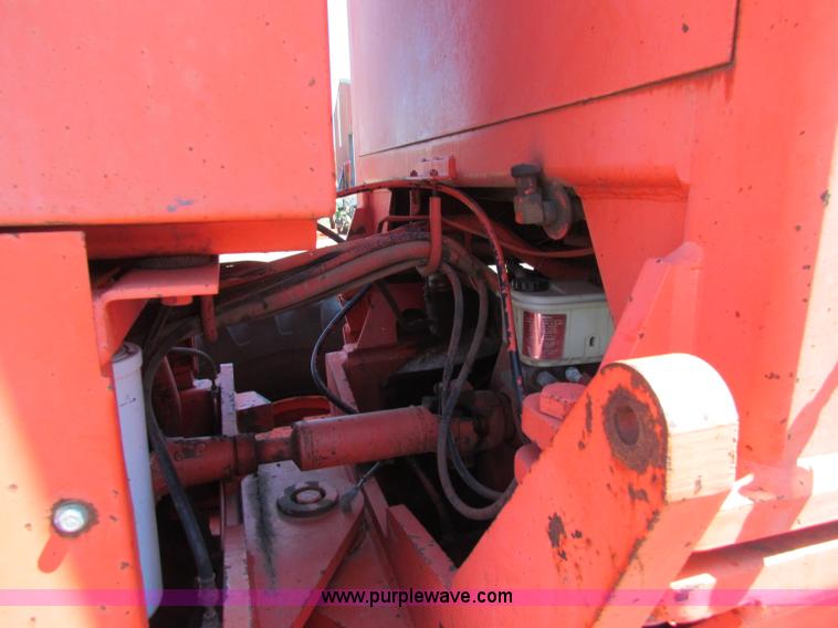 image for item G4764 Champion 710A motor grader