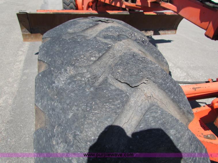 image for item G4764 Champion 710A motor grader