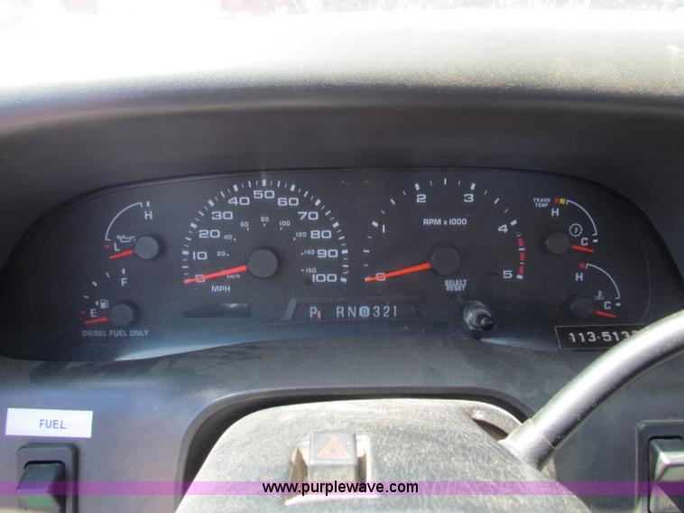 image for item G4772 2003 Ford F250 Super Duty utility pickup truck