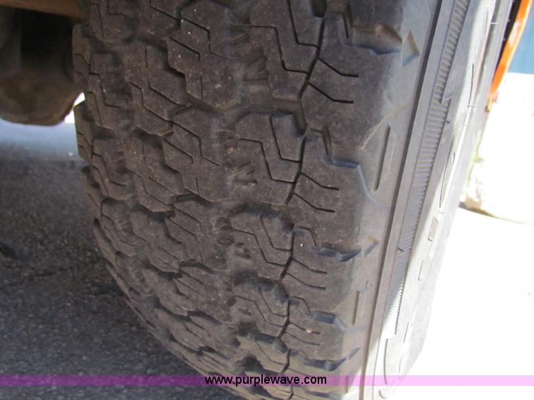 image for item G4772 2003 Ford F250 Super Duty utility pickup truck