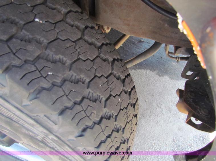 image for item G4772 2003 Ford F250 Super Duty utility pickup truck