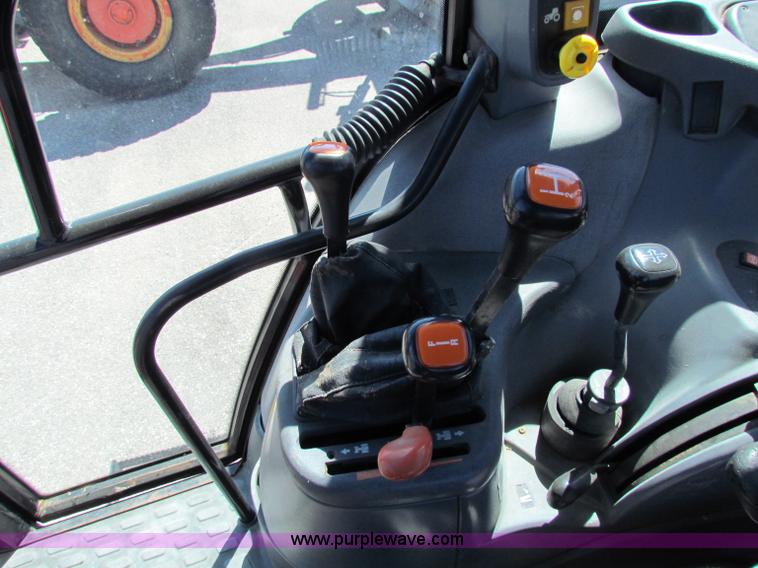 image for item G4775 2000 New Holland TS100 tractor