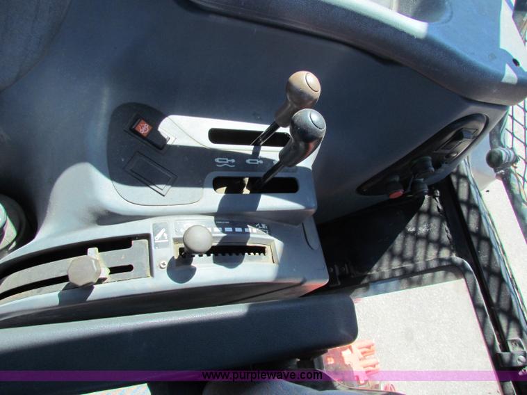 image for item G4775 2000 New Holland TS100 tractor