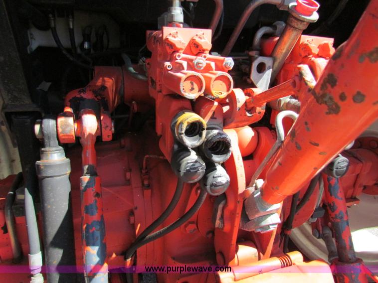 image for item G4775 2000 New Holland TS100 tractor