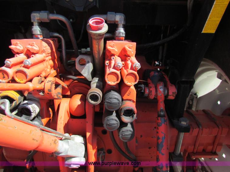 image for item G4775 2000 New Holland TS100 tractor