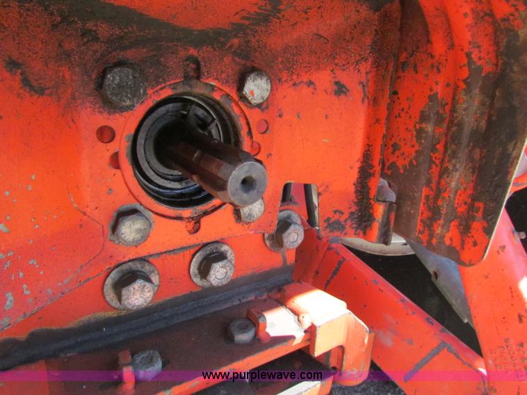 image for item G4775 2000 New Holland TS100 tractor