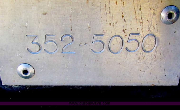 image for item G4775 2000 New Holland TS100 tractor