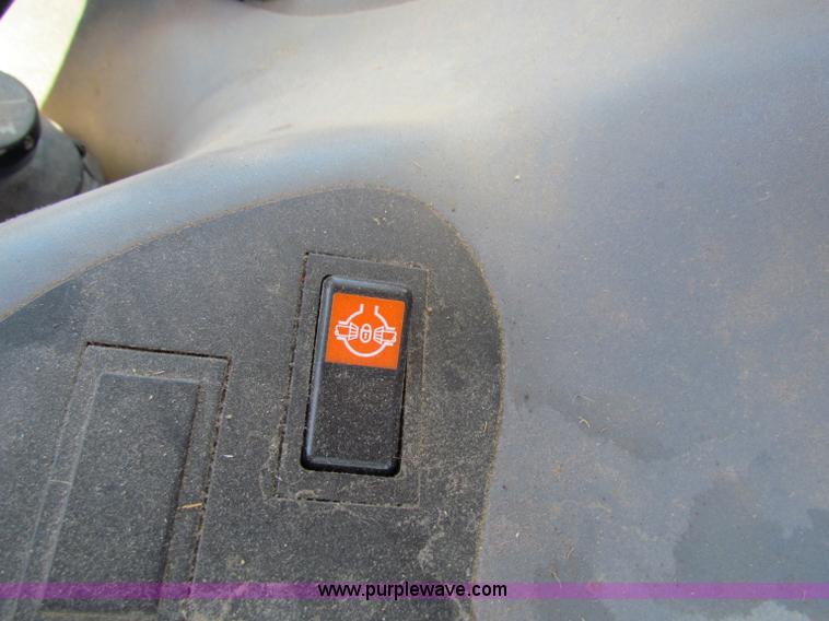 image for item G4776 1999 New Holland TS100 tractor