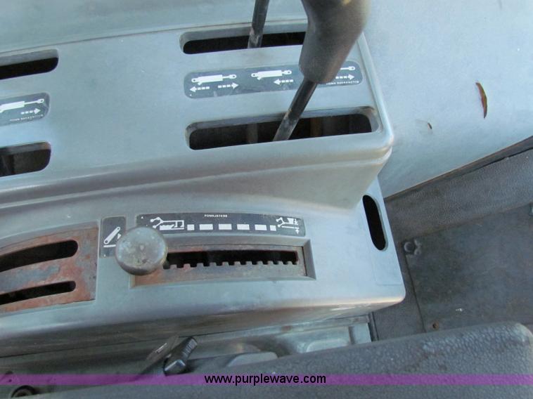 image for item G4777 1996 New Holland 6640SL tractor