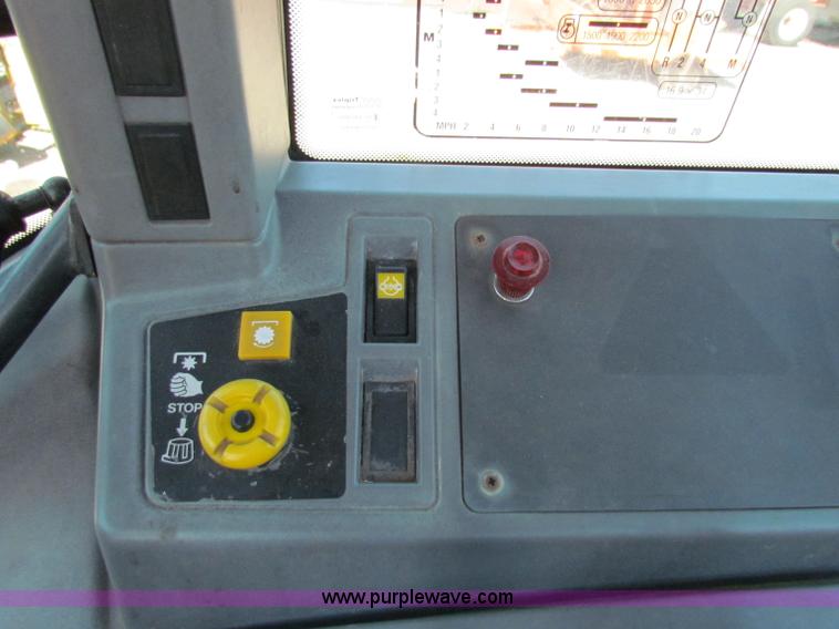 image for item G4777 1996 New Holland 6640SL tractor