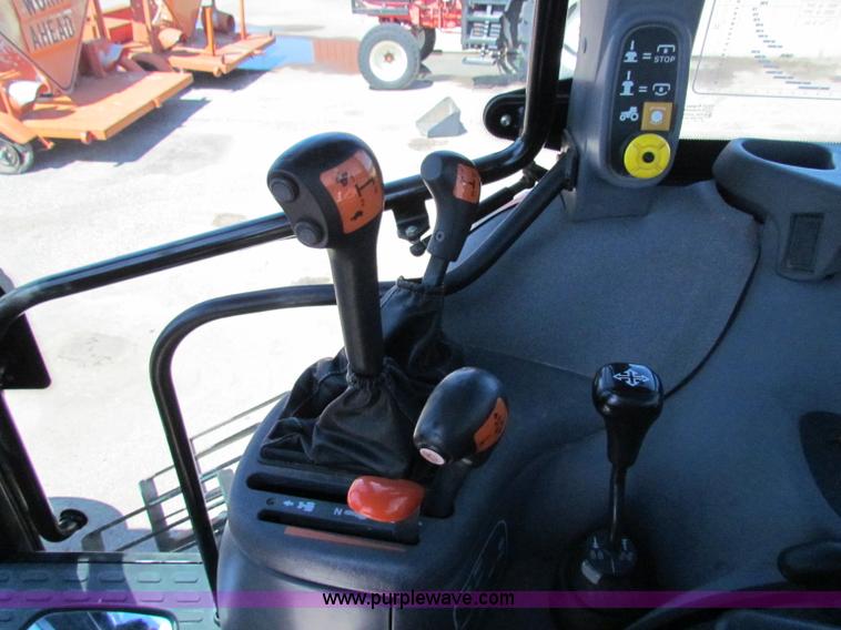 image for item G4778 2001 New Holland TS100 tractor