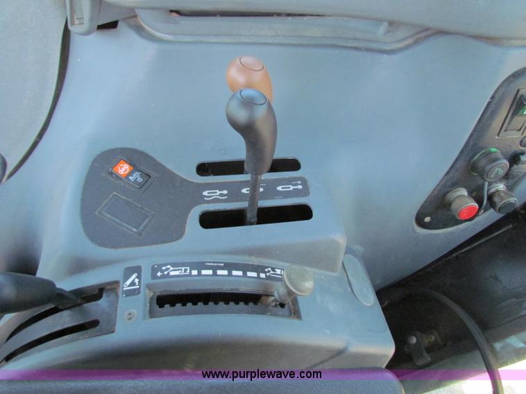 image for item G4778 2001 New Holland TS100 tractor