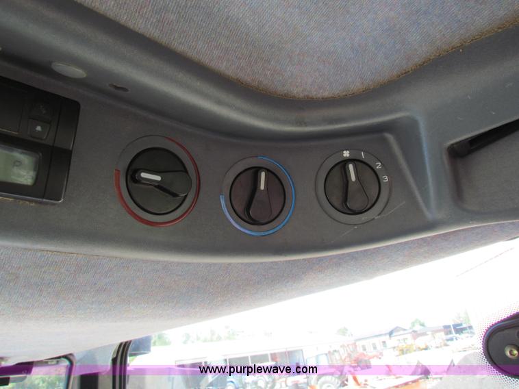 image for item G4778 2001 New Holland TS100 tractor