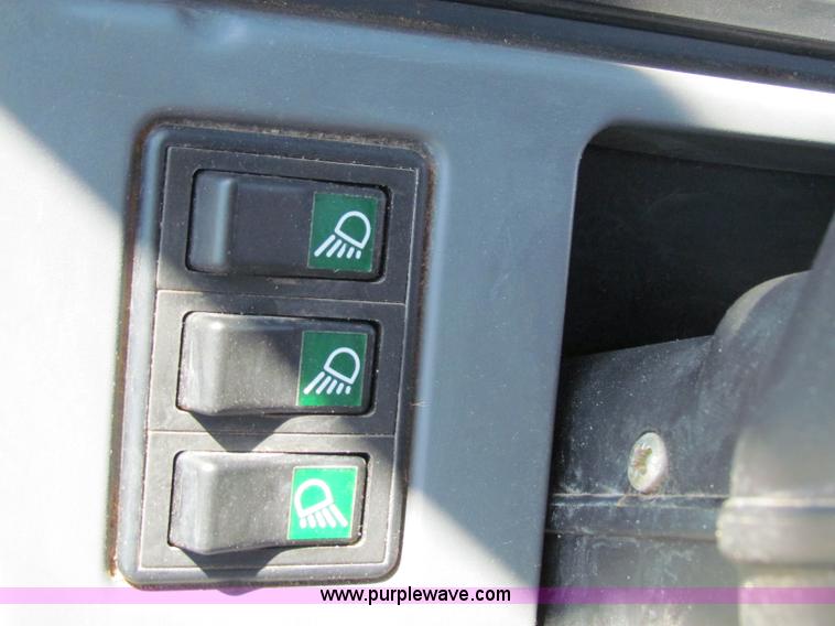 image for item G4778 2001 New Holland TS100 tractor