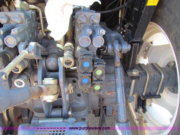 image for item G4778 2001 New Holland TS100 tractor