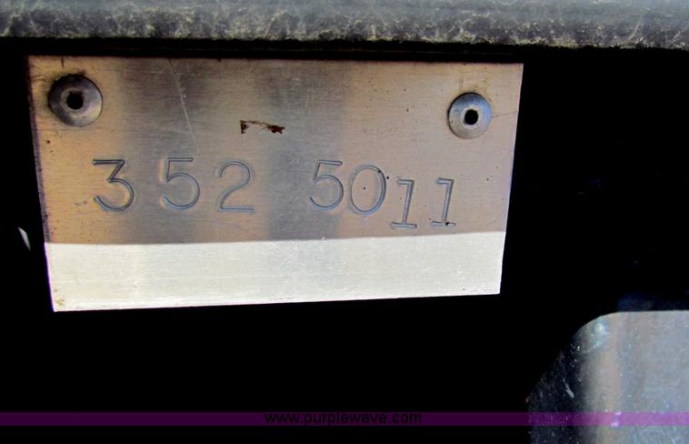 image for item G4778 2001 New Holland TS100 tractor