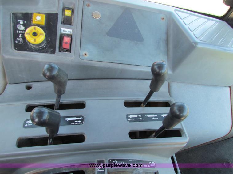 image for item G4779 1996 New Holland 6640SL tractor