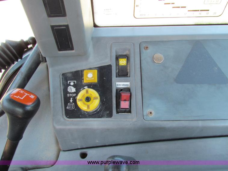 image for item G4779 1996 New Holland 6640SL tractor