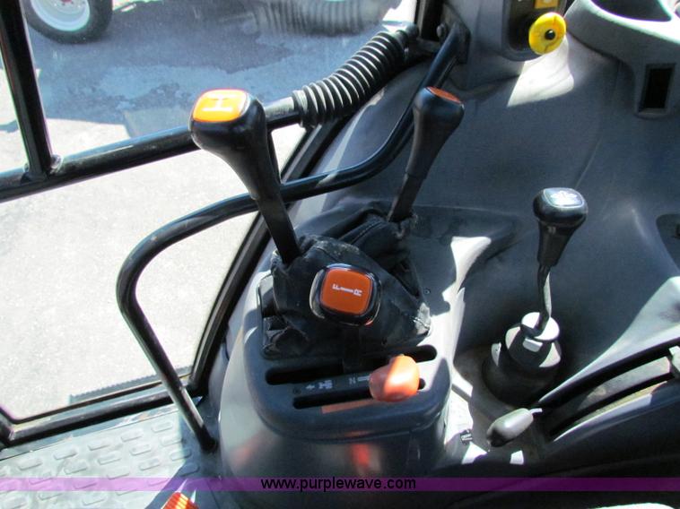 image for item G4780 2000 New Holland TS100 tractor