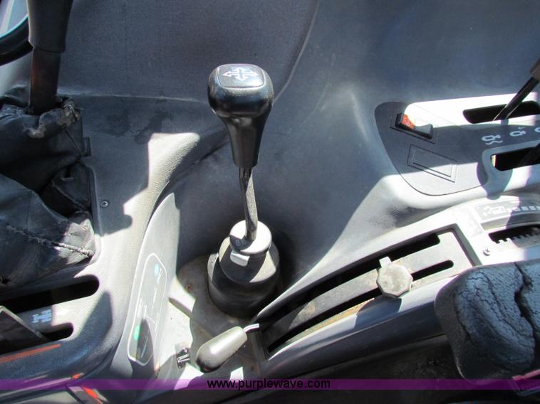 image for item G4780 2000 New Holland TS100 tractor