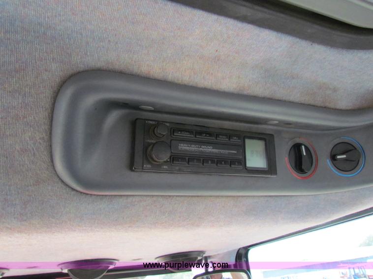 image for item G4780 2000 New Holland TS100 tractor